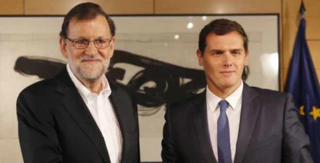 لوم لزعيم الحزب الاشتراكي الإسباني ..ولا أحد يعرف كيف سيقطع نهر الأزمة ؟