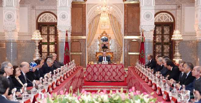 الملك محمد السادس يترأس بطنجة آخر مجلس وزاري في عهد حكومة بنكيران