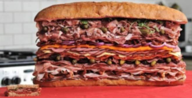 بالصور.. نيويورك تشهد إعداد أطول ساندويتش في العالم !!