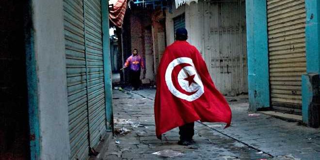 مساعدة تونس