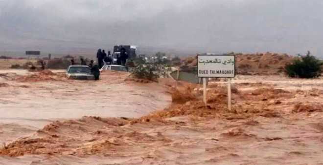 الملك محمد السادس يرسل وفدا وزاريا إلى العيون لتفقد مخلفات الفيضانات