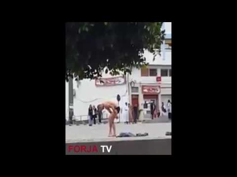 فيديو صادم….مواطن يشرمل نفسه بساحة محمد السادس بالحسيمة