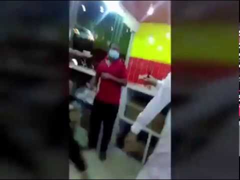 فيديو ‫‏صادم‬..‫‏سعودي‬ يقتل عاملا ‫‏آسيويا‬ تأخر عليه بوجبة طعام