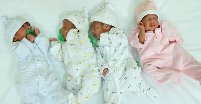 قسم الولادة بتطوان يحتجز أما لأربعة توائم بسبب 1000 درهم