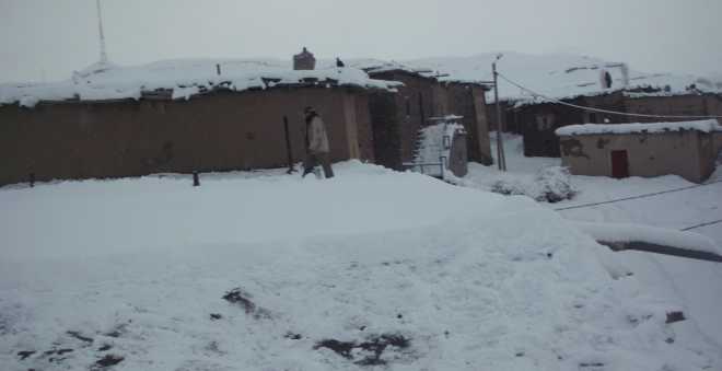 إثر التساقطات المطرية... قرى تونفيت تتخوف من حصار الثلوج