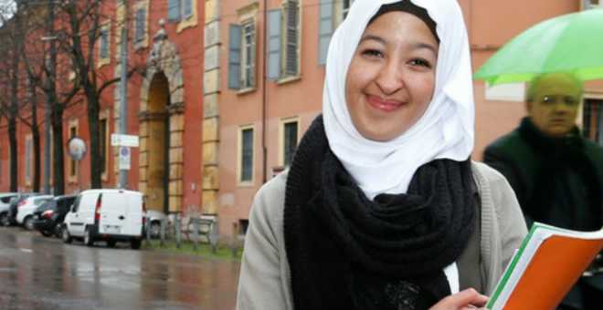 طالبة مغربية مرشحة للقب شخصية العام في مدينة إيطالية