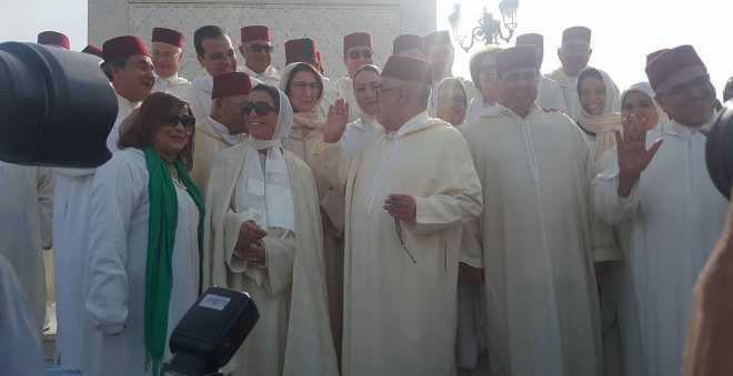 بنكيران يلطف الأجواء مع أخنوش أثناء زيارة ضريح الراحل الحسن الثاني
