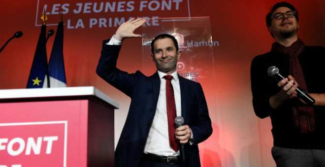 الانتخابات التمهيدية لليسار الفرنسي..هامون يتفوق على منافسه مانويل فالس