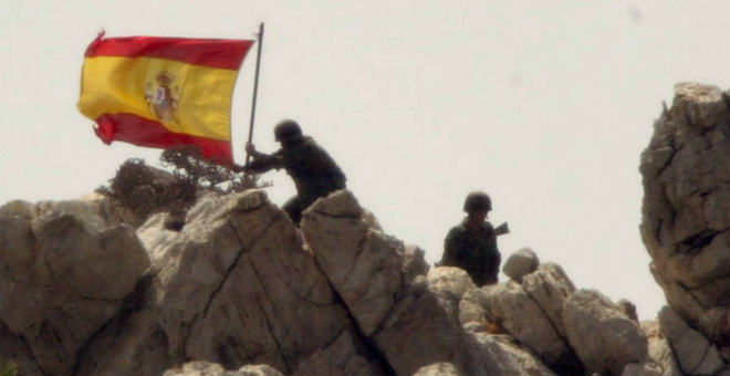 الصحافة الإسبانية تتندر بزلات وزير الدفاع الأسبق  وتسخر من حماسه لغزو  جزيرة 