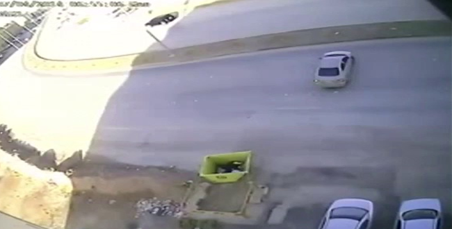 بالفيديو.. كاميرا المراقبة ترصد حوادث غريبة في أحد الشارع
