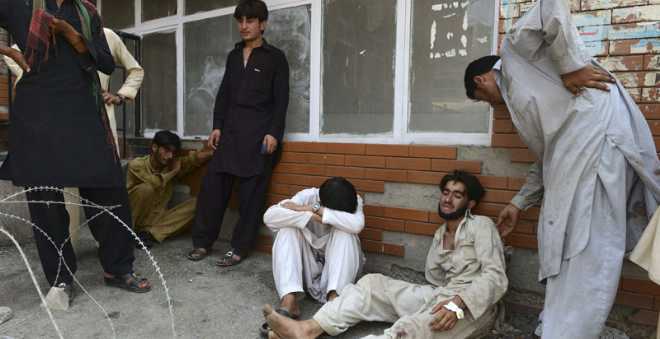 أزيد من 70 قتيلا في تفجير انتحاري بباكستان و