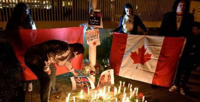 الرباط. مغاربة وأجانب ينظمون وقفة تضامنية مع ضحايا مسجد كيبيك