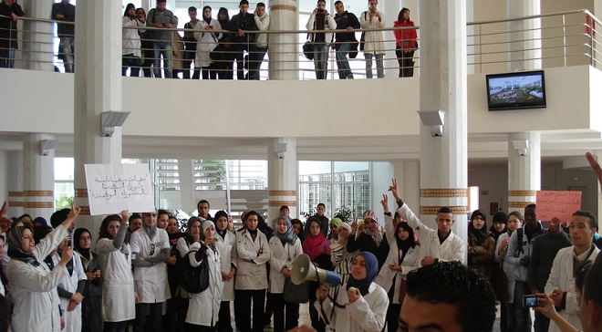 أساتذة الطب والصيدلة يرفعون مطالبهم من أجل تحسين جودة القطاع