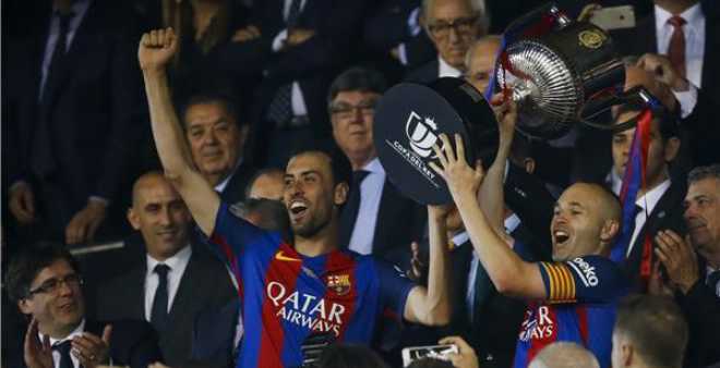 برشلونة ينهي مغامرة ألافيس ويتوج بكأس ملك إسبانيا