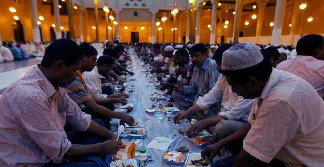 تعرف على أطول وأقصر ساعات صيام رمضان في العالم