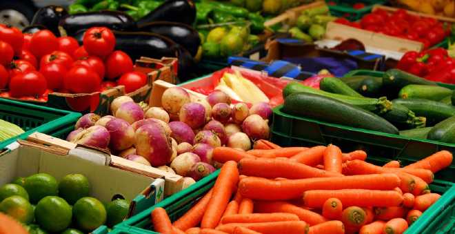 الفواكه والخضر أكثر المواد الغذائية غلاء خلال نهاية صيف 2017