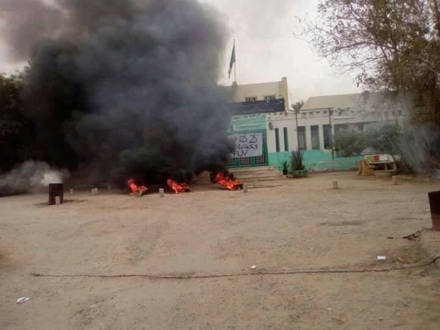 الجزائر.. احتجاجات ضد الحزب الحاكم بسبب قوائم المرشحين