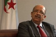 إثر مهاجمته للمغرب.. باحث جزائري يدعو إلى إقالة وزير خارجيته