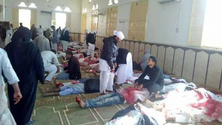 ارتفاع عدد ضحايا الهجوم على مسجد بشمال سيناء إلى 305 قتيلا