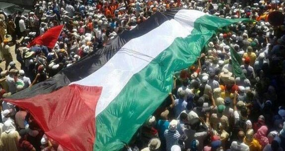 مئات المغاربة يحجون إلى الرباط للمشاركة في ''مسيرة القدس''