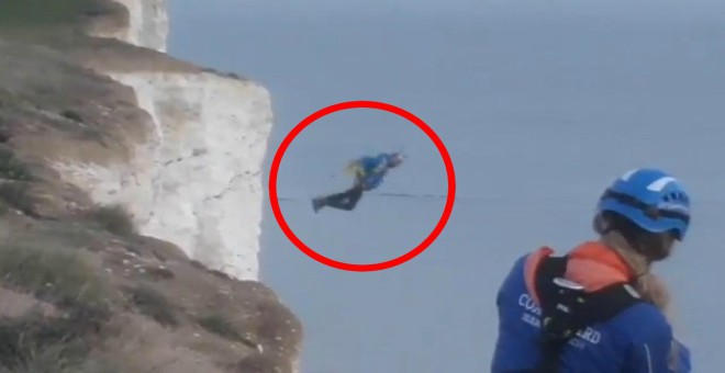 لقطة مذهلة.. يقفز من ارتفاع 530 قدما لإنقاذ صديقه