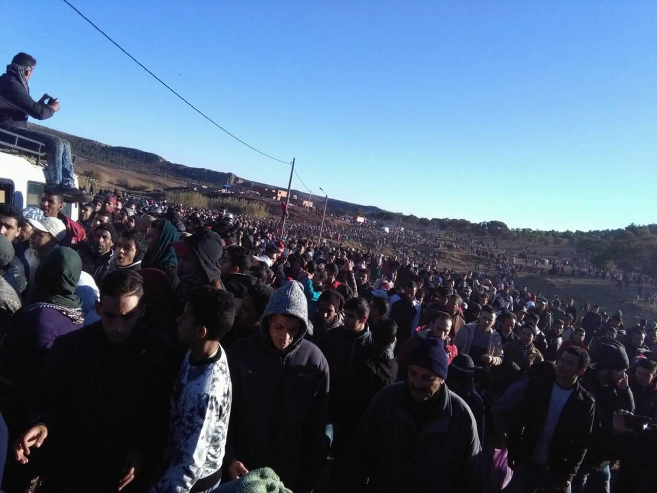 سكان جرادة يفتحون صفحة تواصل مع السلطات وسط الاحتجاجات