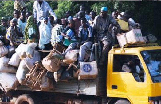 الجزائر ترمي بمئات المهاجرين الأفارقة على الحدود مع النيجر