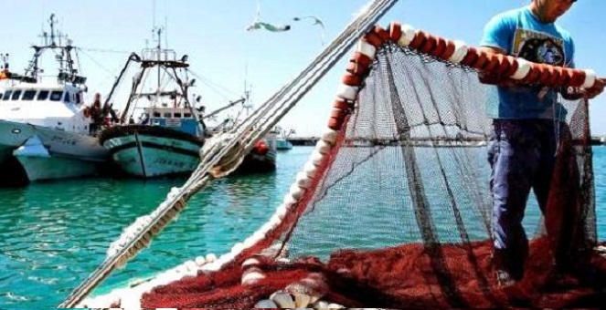 مهنيو الصيد مغاربة وإسبان يعتبرون قرار المحامي ملشيور غير 
