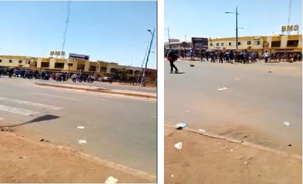احتجاجات امام السفارة الجزائرية بمالي إثر ترحيل مهاجرين أفارقة