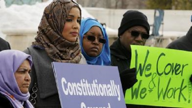 تعويض مالي مهم لمسلمات أجبرتهن شرطة نيويورك على خلع الحجاب