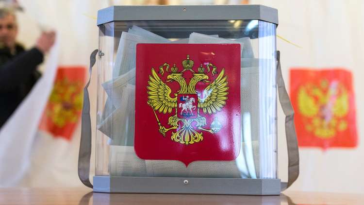الروس يدلون بأصواتهم.. ولجنة الانتخابات ترصد هجمات إلكترونية