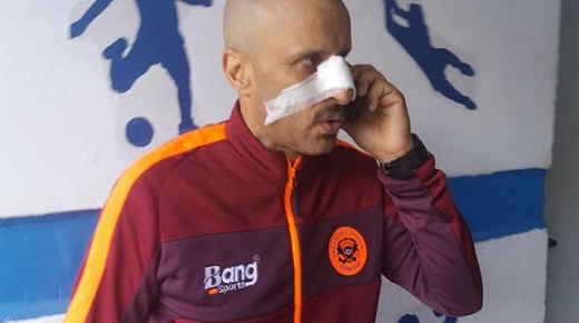 مدرب بركان يتعرض لاعتداء بملعب رادس التونسي