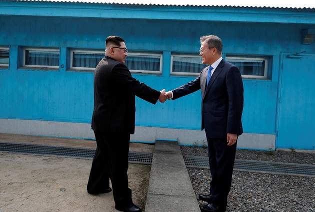 زعيما الكوريتين يلتقيان في “قرية السلام” لينهيا الحرب
