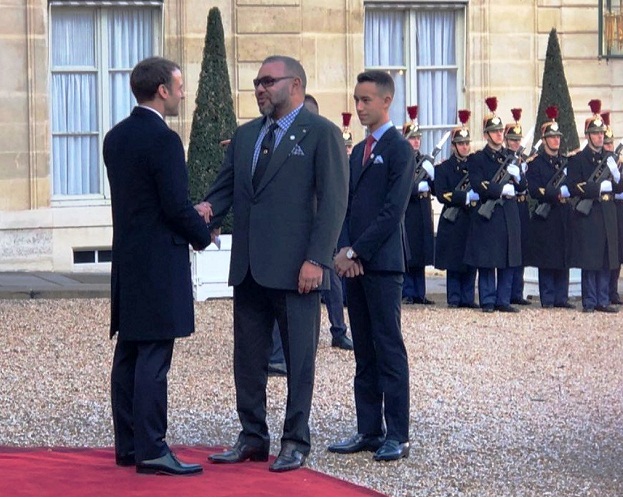 الملك يلتقي إيمانويل ماكرون في قصر 