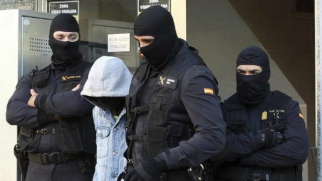 إسبانيا تعتقل مغربيا بتهمة الترويج لتنظيم 