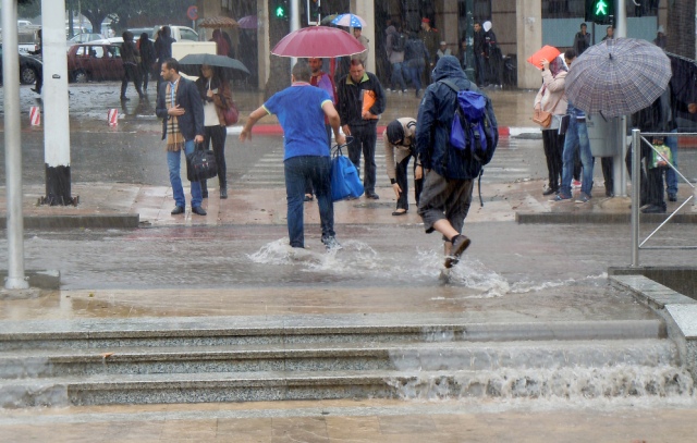 المغرب يشهد اليوم اضطرابا جويا مصحوبا بأمطار عامة 