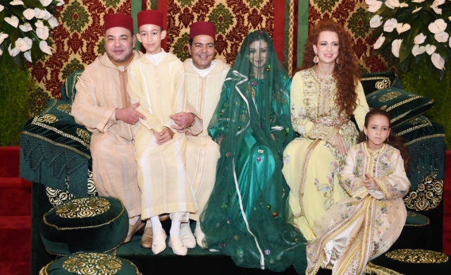 العاهل المغربي يترأس حفل الحناء التقليدي احتفاء  بزفاف الأمير مولاي رشيد وللا أم كلثوم
