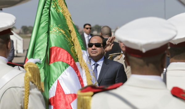 صحف جزائرية تعتبر  دعوة مصر للتدخل الدولي في ليبيا غدرا بالجزائر