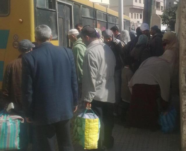 مهنيو النقل العمومي للمسافرين في المغرب يقررون تأجيل إضرابهم الوطني
