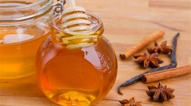 8 فوائد علاجية رائعة للقرفة والعسل