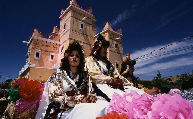 قلعة مكونة في جنوب المغرب تستعد لمهرجان الورود ببرنامج اقتصادي وسياحي وثقافي متنوع