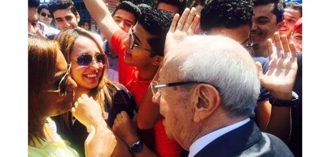 بالفيديو.. الرئيس التونسي يجيب عن حملة 