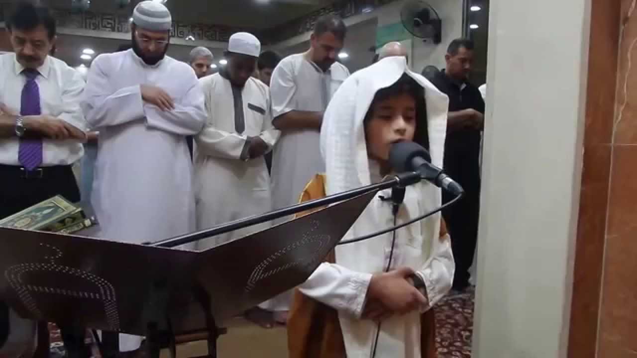 إمام أردني عمره 5 أعوام يصلي التراويح