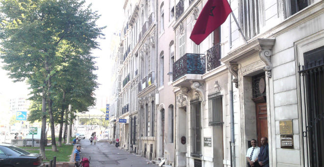 الكشف عن هوية مقتحمي السفارة المغربية بباريس