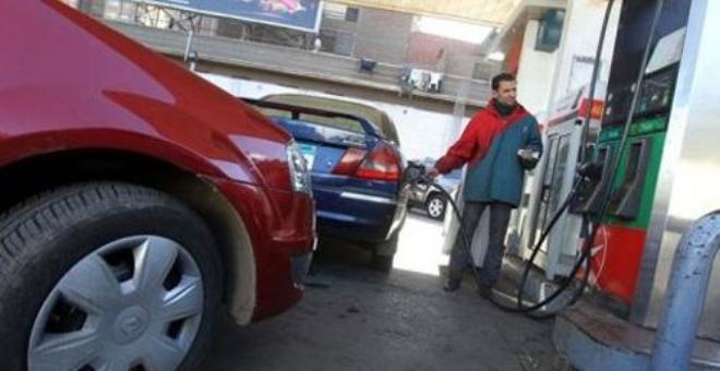 زيادة في أسعار البنزين وانخفاض في أثمان الغازوال في المغرب