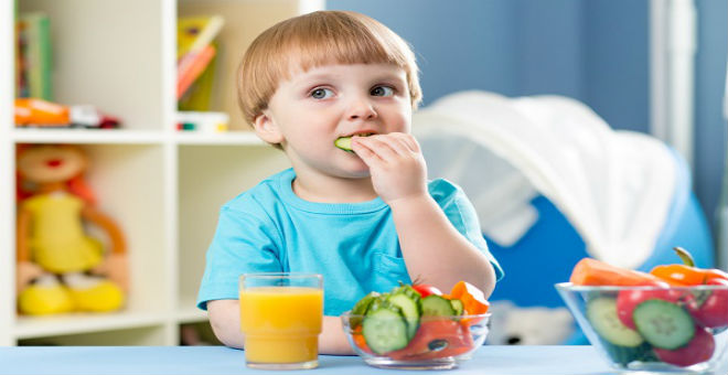 5 حيل لتشجيع الأطفال على تناول الطعام الصحي