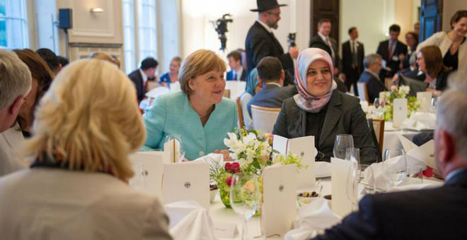 ميركل تقيم إفطارا على شرف المسلمين في برلين