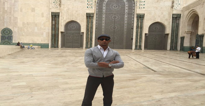 بالصور..محمد رمضان يزور مسجد الحسن الثاني
