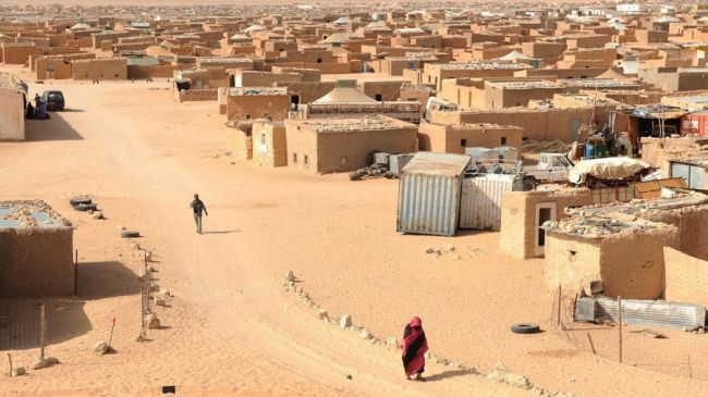 تفويض الجزائر لسلطاتها بمخيمات تندوف إلى جماعة مسلحة يجرها للمساءلة