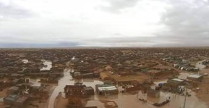 هكذا بدت مخيمات ندوف غارقة وسط الفيضانات